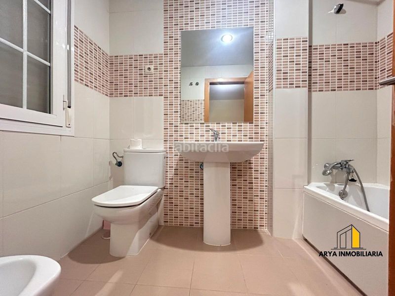 Foto f37cf22b-7ac6-4d82-ae18-6cde4d591804. Casa adossada amb aparcament a Pioz