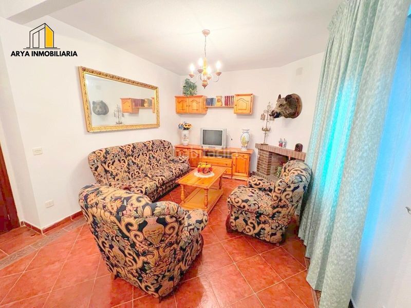 Foto 0bc32ddb-9ac1-4e89-bc5f-7a00552dc0a5. Casa amb aparcament a Galápagos