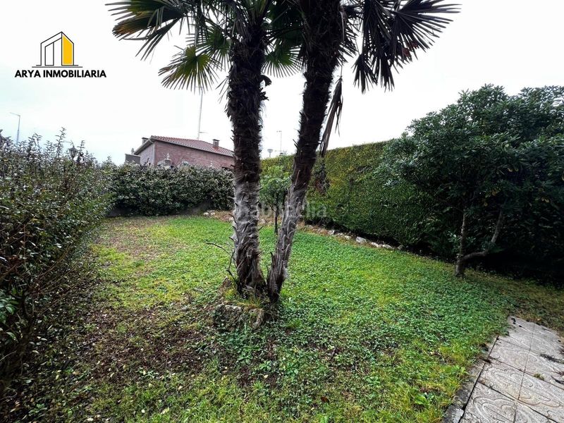 Foto 1303a65e-324e-4090-aec1-e3cb31ebf04b. Casa amb aparcament a Galápagos