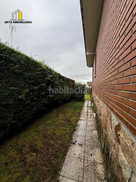 Foto 8825877f-4a36-46e8-abb0-78b6ca104dad. Casa amb aparcament a Galápagos