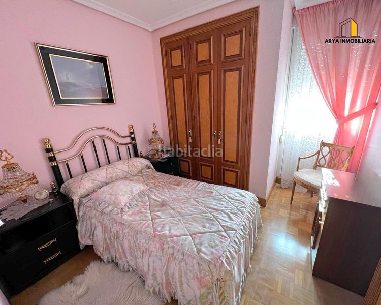 Foto 004cdf9f-1217-4cb1-a51d-3c09dc0b09fe. Casa adossada amb calefacció aparcament piscina a Torrejón de Ardoz