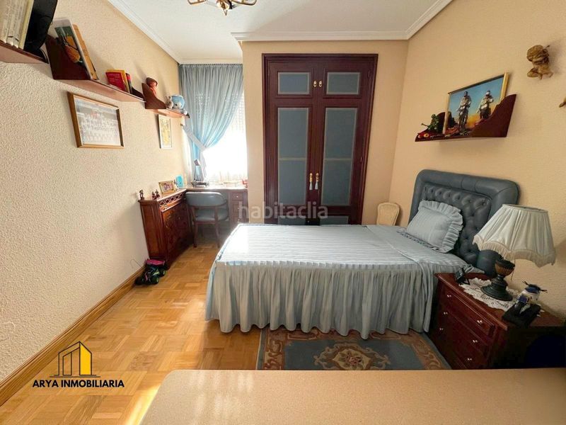 Foto b28bc414-1da1-4fd5-834c-6822ae87a807. Casa adossada amb calefacció aparcament piscina a Torrejón de Ardoz