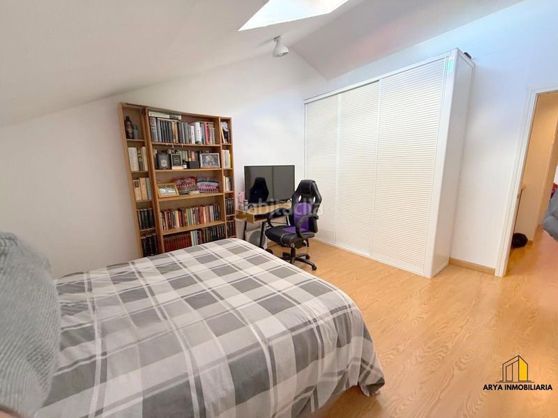 Foto 2addb6d6-48fc-4237-970f-1720a102b89d. Dúplex  con plaza de parking y amplios espacios en Loeches