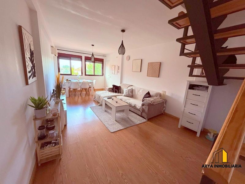 Foto 47fd9055-24e1-4820-a74d-67cce4ceb063. Dúplex  con plaza de parking y amplios espacios en Loeches