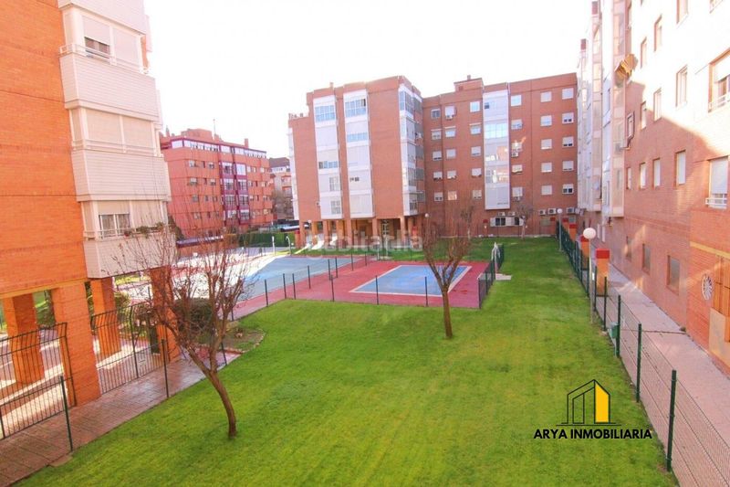 Foto 5ee184bc-206b-46d6-8392-7832f840dc05. Pis amb calefacció aparcament piscina a Juncal Torrejón de Ardoz