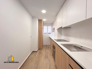 Appartement à Centro. Piso reformado en torrejon de ardoz con terraza y piscina comuni