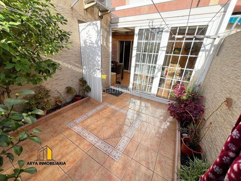 Foto e7a7e5f2-75d6-45a6-bf8c-57edcea2cb49. Casa adossada amb calefacció aparcament piscina a Torrejón de Ardoz