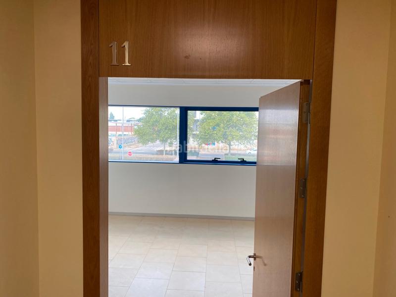 Foto 932afe14-7817-4adf-b9aa-f5237df31cb8. Office space in calle vía nova 1 in Torreblanca Sevilla