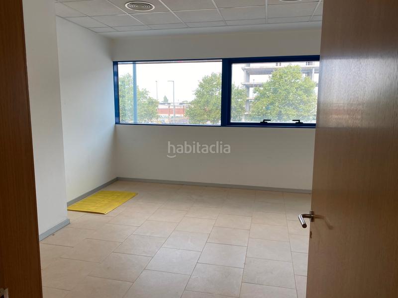 Foto a5150320-e527-45d2-8969-4e6386c756f1. Ufficio in calle vía nova 1 in Torreblanca Sevilla