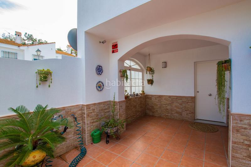 Foto bb4f6d72-cc6b-49d1-99c7-ad8aa723b474. Casa adosada precioso chalet adosado de esquina en Chiclana de la Frontera