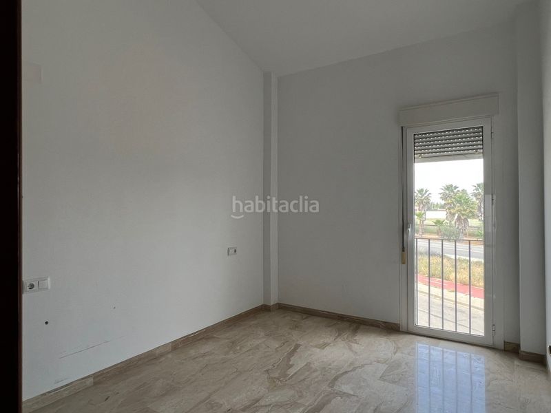 Foto c9f39e6b-92b2-47f6-a120-e542d855b86c. Haus in calle maría luisa domínguez y pérez de vargas 24 in Utrera