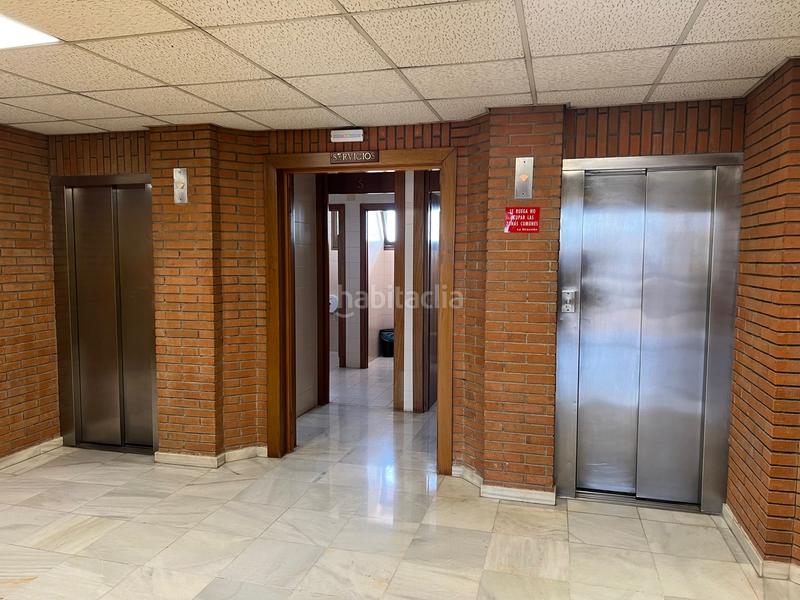 Foto 6ea4b228-f71c-4385-bc2d-9daec4d52bd2. Bureau dans avenida de hytasa 40 dans El Plantinar - Avda. La Paz - El Juncal Sevilla