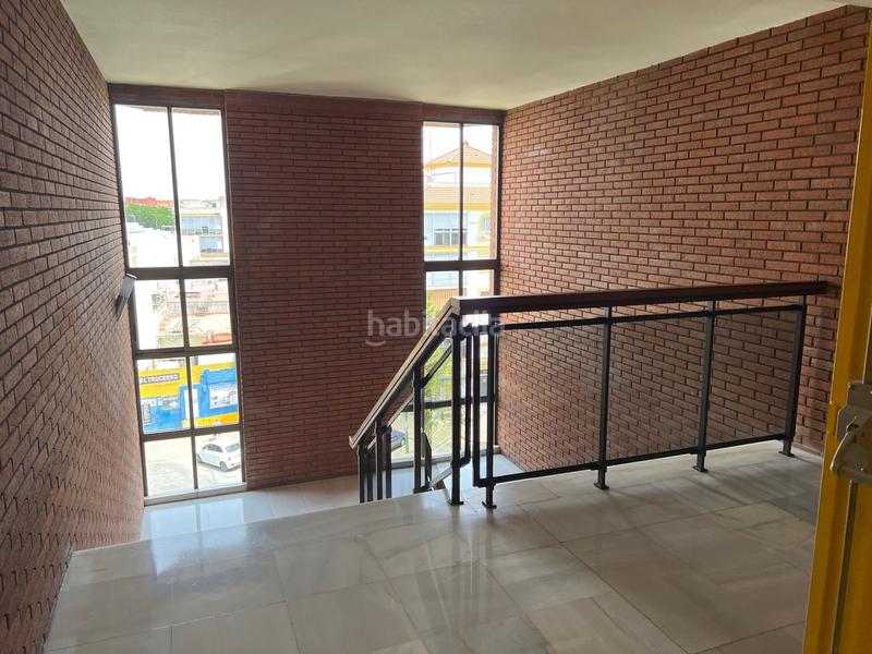 Foto a3795c12-ef88-4925-a01e-50eb136d2122. Bureau dans avenida de hytasa 40 dans El Plantinar - Avda. La Paz - El Juncal Sevilla