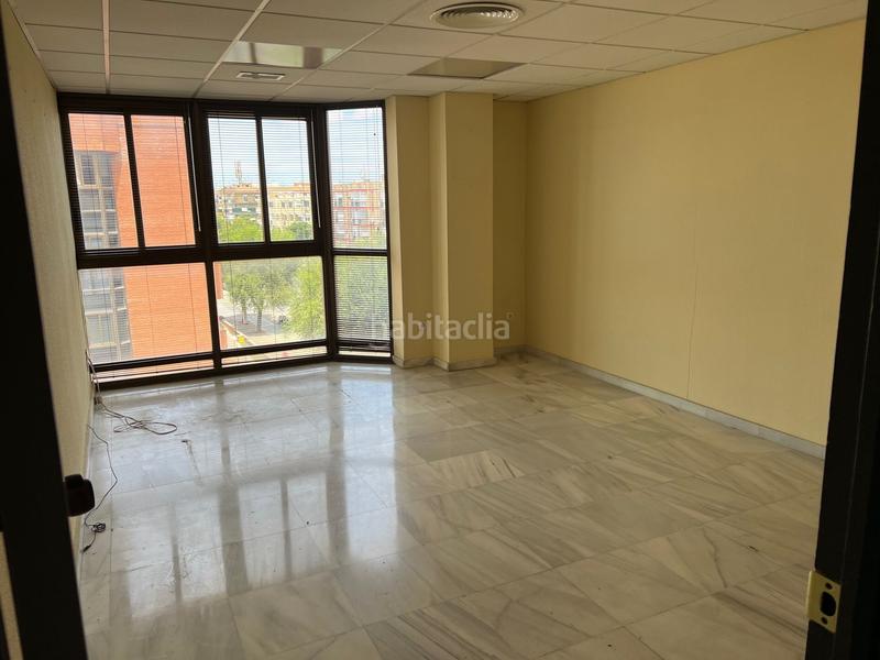 Foto 6e3c3bae-92fc-4f48-b92a-988faaad44db. Büro in avenida de hytasa 40 in El Plantinar - Avda. La Paz - El Juncal Sevilla