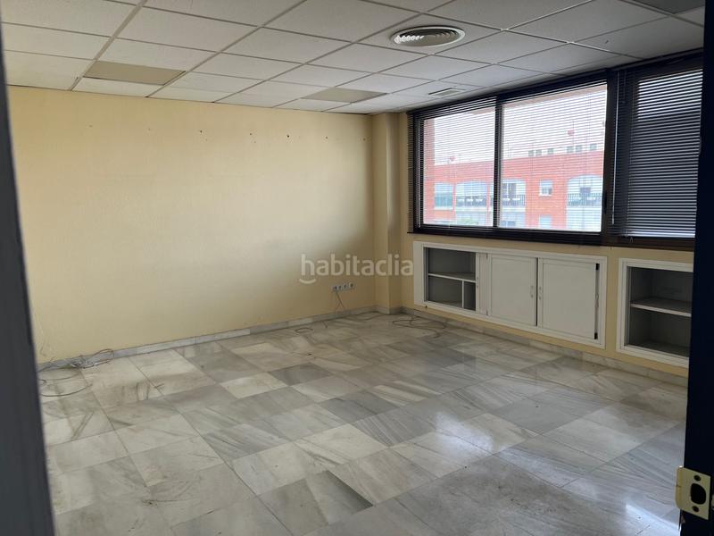 Foto 1d7ff0b2-37a8-453c-88b6-2eeb5f82b0a6. Office space in avenida de hytasa 40 in El Plantinar - Avda. La Paz - El Juncal Sevilla