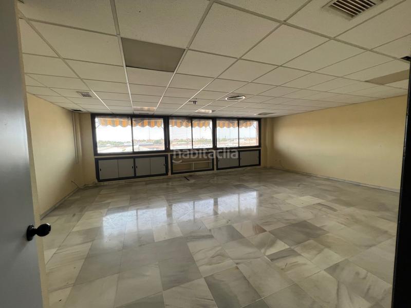 Foto 3a599870-e885-47e7-8840-dcece0c72ea1. Office space in avenida de hytasa 40 in El Plantinar - Avda. La Paz - El Juncal Sevilla