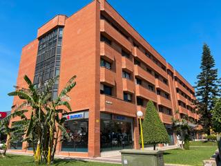 Office space in Avenida de hytasa 40
