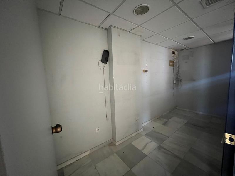 Foto 8d24c231-2e66-4e6f-bcf8-75732520a00d. Ufficio in avenida de hytasa 40 in El Plantinar - Avda. La Paz - El Juncal Sevilla