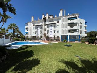 Planta baixa a Avenida jacaranda 74. Apartamento en planta baja reformado y con terraza y jardin de 7