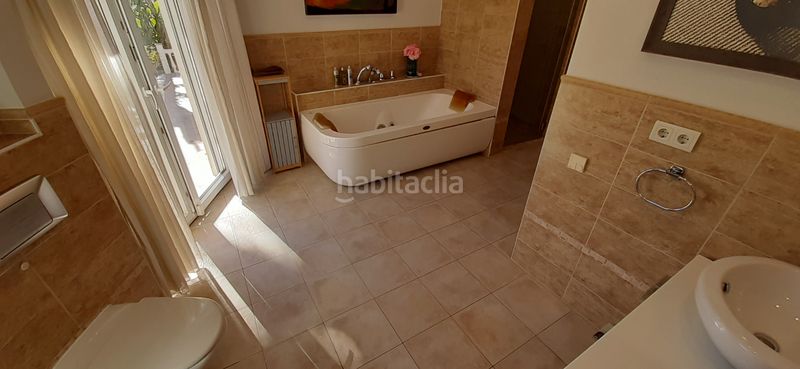 Foto 6ad51733-db98-4977-922c-91dd1f90a905. Xalet amb xemeneia aparcament piscina a El Rosario - Ricmar Marbella