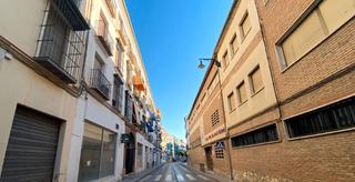 Edifici a Cueva de Menga. Edificio con varios apartamentos en antequera