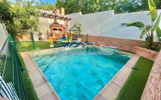 Xalet en Fuentemora. Chalet con piscina en antequera