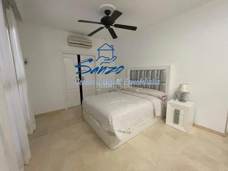 Foto b7b14a4e-28c1-43bf-a422-74ad28ec3d81. Chalet  con piscina en Fuentemora Antequera