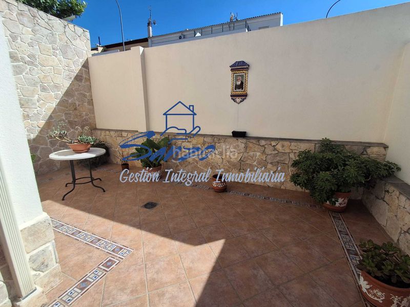 Foto 58e0bbaa-fdf5-4e87-a889-bb720e1793fe. Casa a Zona de la Vega Antequera
