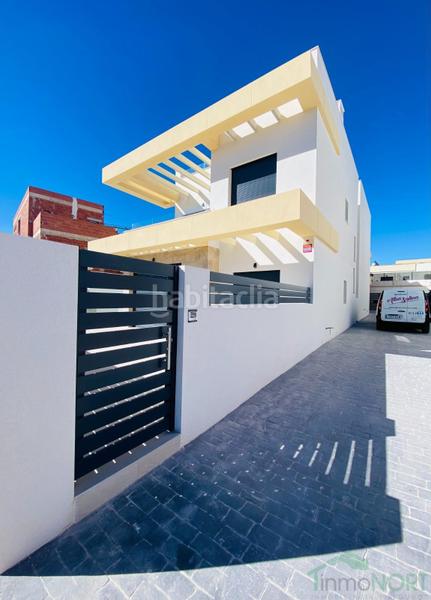 Foto 68cca55a-9c5b-4c4b-acd9-4d2455b9fcce. Xalet amb aparcament piscina a Garbinet - Parque de las Avenidas Alicante