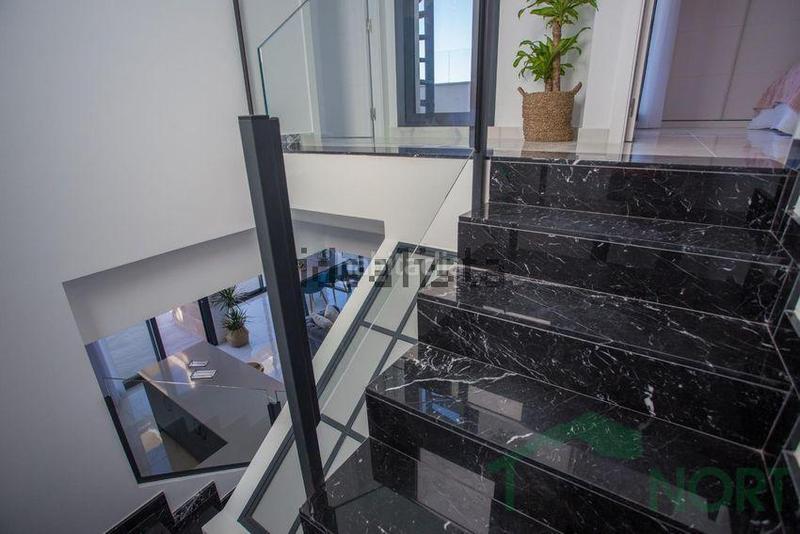 Foto e1f68a9b-0ba7-4a9c-8fef-bac13a2b0315. Xalet amb aparcament piscina a Garbinet - Parque de las Avenidas Alicante