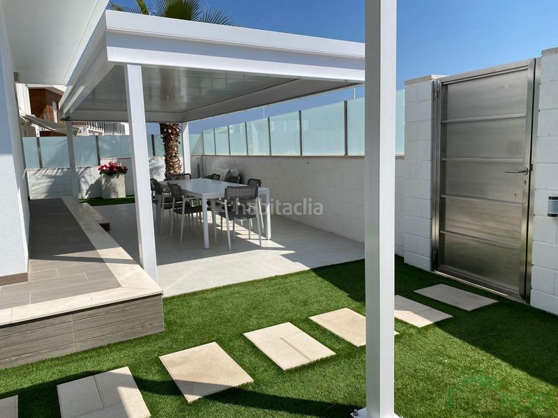 Foto 2e5b117f-2b7e-4c10-923f-cfa8e3ecd6ca. Chalet con piscina in Norte Santa Pola