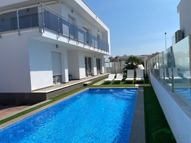 Foto a586ea3e-a4cf-4474-aa54-60a69f07aa42. Chalet con piscina in Norte Santa Pola