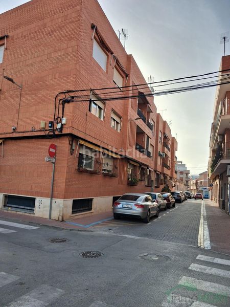 Foto b492afdd-14fe-4239-a57d-0eebba534672. Pis amb aparcament a Centro Alcázares (Los)