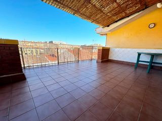 Attique à Barri Antic. Ático con terraza, sin ascensor, exterior, soleado y céntrico