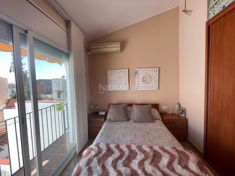 Foto 6a84bc74-1f21-49a5-ab0e-a639affbd3b7. Casa a schiera con riscaldamento parcheggio in Gràcia Sabadell