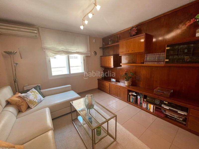 Foto 86c1f8ea-dce7-4e22-91d4-11ed2bcbf1a4. Casa a schiera con riscaldamento parcheggio in Gràcia Sabadell