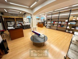 Location Local commercial  Passeig del doctor moragas. Local comercial en venta en doctor moragas