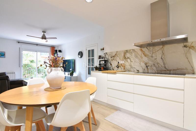 Foto 5ff9282c-7e0c-4f23-b21a-96f0e66154b8. Casa chalet adosado en venta en Barri Antic Barberà del Vallès