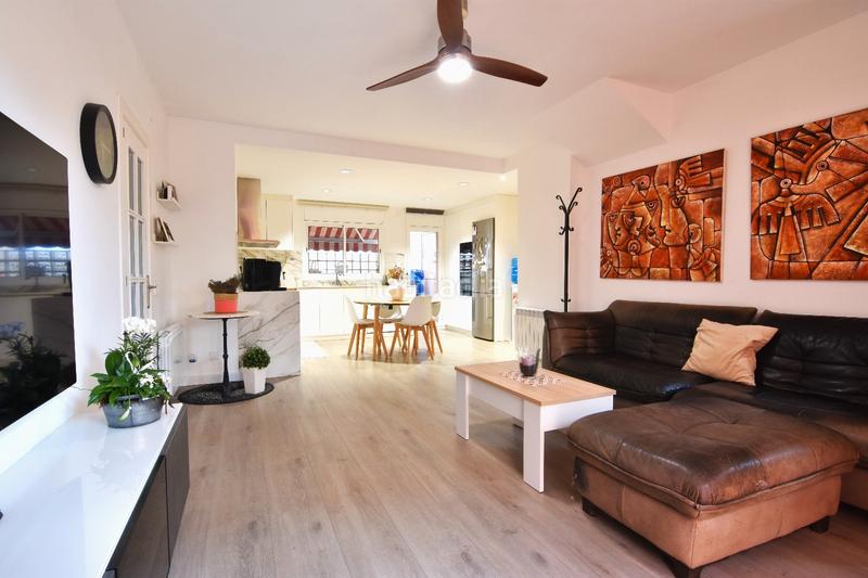 Foto e789cf3c-0f5c-41f2-9602-0991f9ae9a9c. Casa chalet adosado en venta en Barri Antic Barberà del Vallès