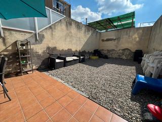 Pis a Creu de Barberà. Planta baja con amplia terraza en sabadell