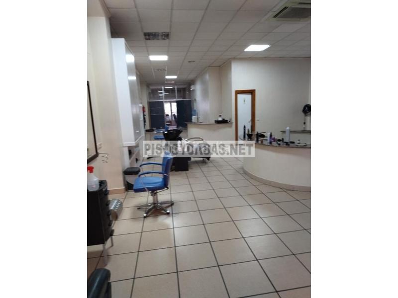 Foto 555a331d-bac1-4b5f-bb15-0a0507449a89. Locale commerciale in paseig germanies s/n in Centro Histórico Gandia