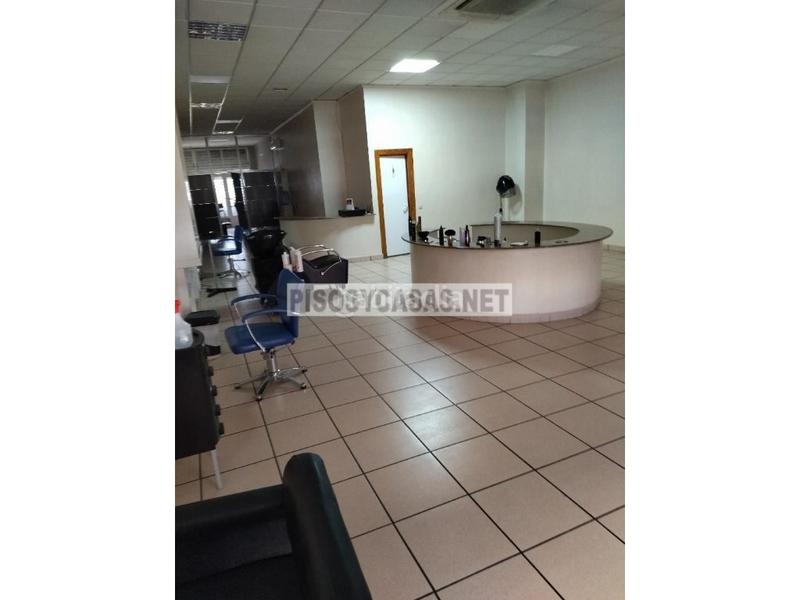 Foto 638af5b4-3114-4a87-aef1-fc5766d71532. Locale commerciale in paseig germanies s/n in Centro Histórico Gandia