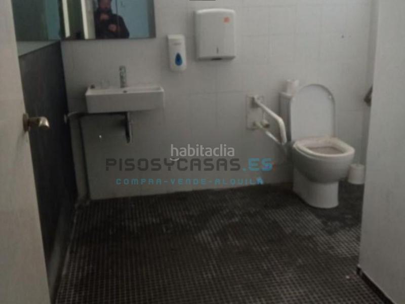 Foto a6fe89ed-e772-462c-9c9f-d37433c65170. Locale commerciale in Playa de Gandía Gandia