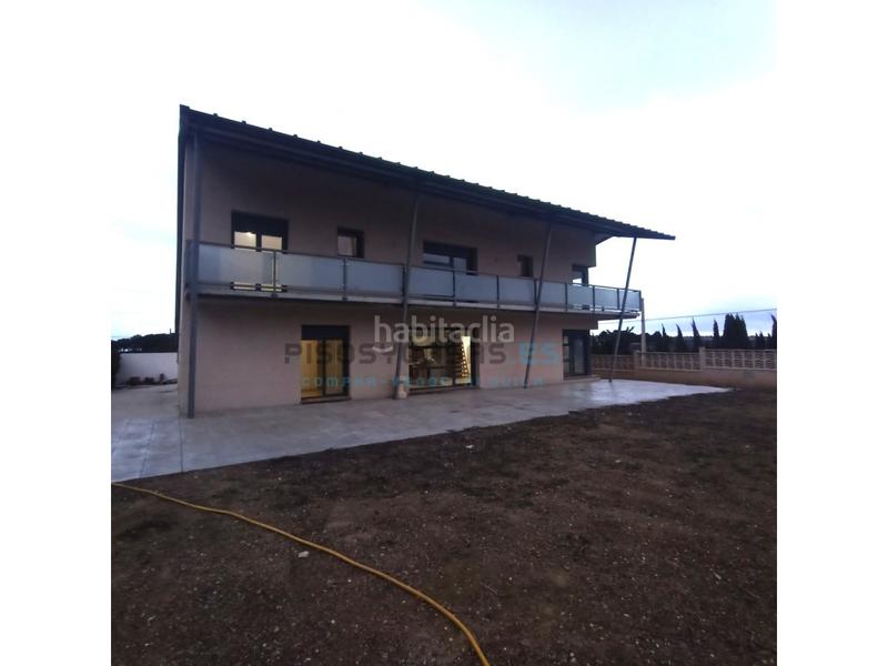 Foto 15f7392a-a638-4413-a210-02e33a986714. Xalet a avenida ebro urcamusa 49 a Muela (La)