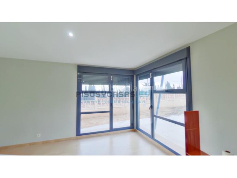 Foto 9eb93a04-9a9d-4199-877e-9a27b8022b96. Xalet a avenida ebro urcamusa 49 a Muela (La)