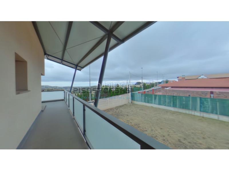 Foto c4e82c64-42ae-4ed2-a7b1-b930153f5522. Xalet a avenida ebro urcamusa 49 a Muela (La)