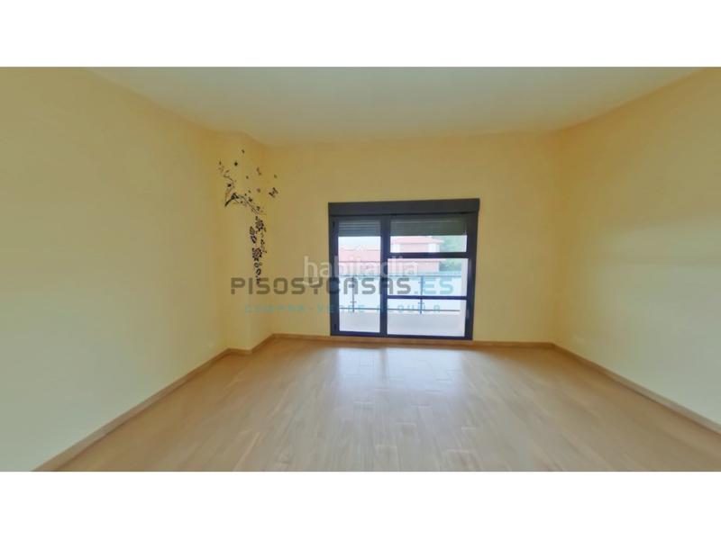 Foto cd07aba9-be6d-4f59-ba25-a0ce38dbb40f. Xalet a avenida ebro urcamusa 49 a Muela (La)