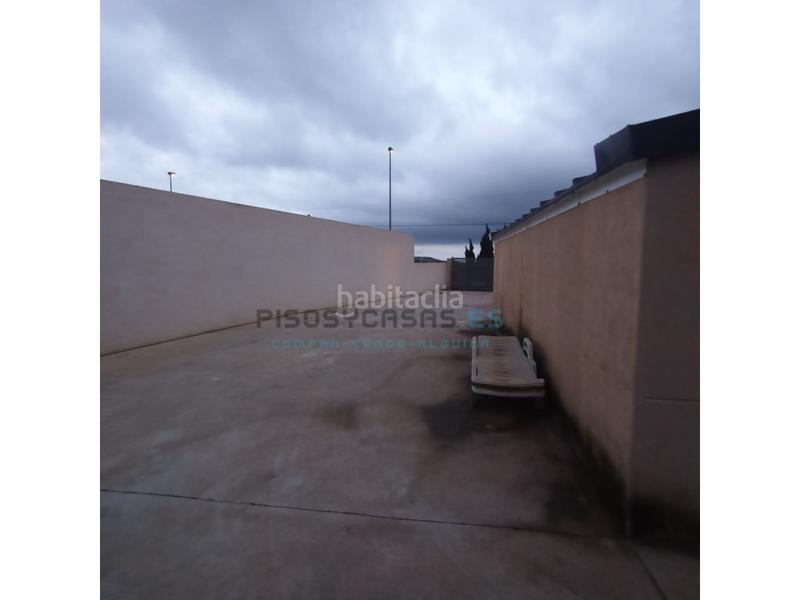 Foto f4a6de4e-374d-4d7b-9bb8-025eedbf36f2. Xalet a avenida ebro urcamusa 49 a Muela (La)