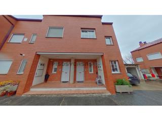 Casa adossada en Calle sierra de armantes 85. Adosado en venta en urbanizacion campo de golf calatayud zaragoz