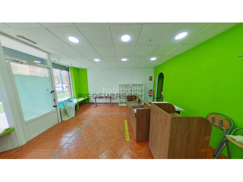 Foto 4ba7cb9e-ce61-4925-8c0b-78be54c595a6. Lloguer local comercial a calle antón garcia abril 21 a Zaragoza